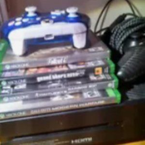 xbox one 500GB bundle includes two controllers and 4 games